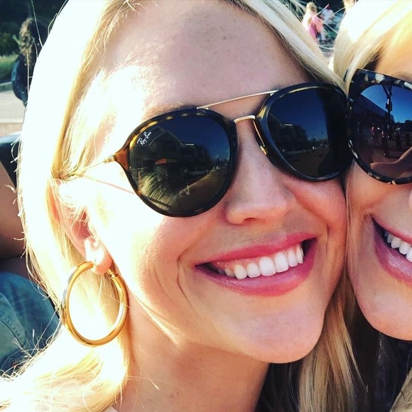 Meet your Posher, Kelly - Picture 1 of 1